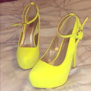 ✨Neon Platform Heels!